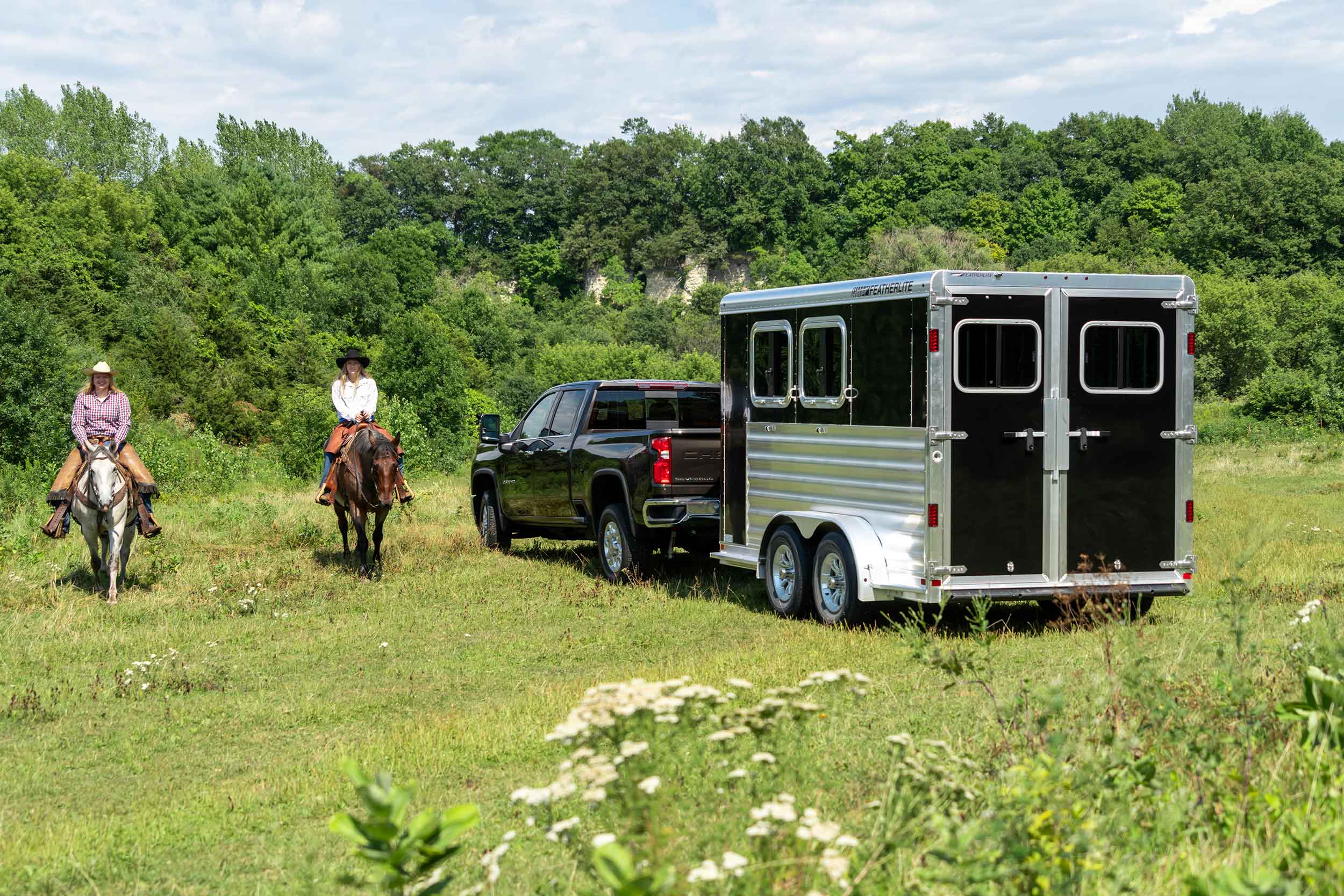 New Featherlite bumper pull horse trailer - Featherlite Trailers