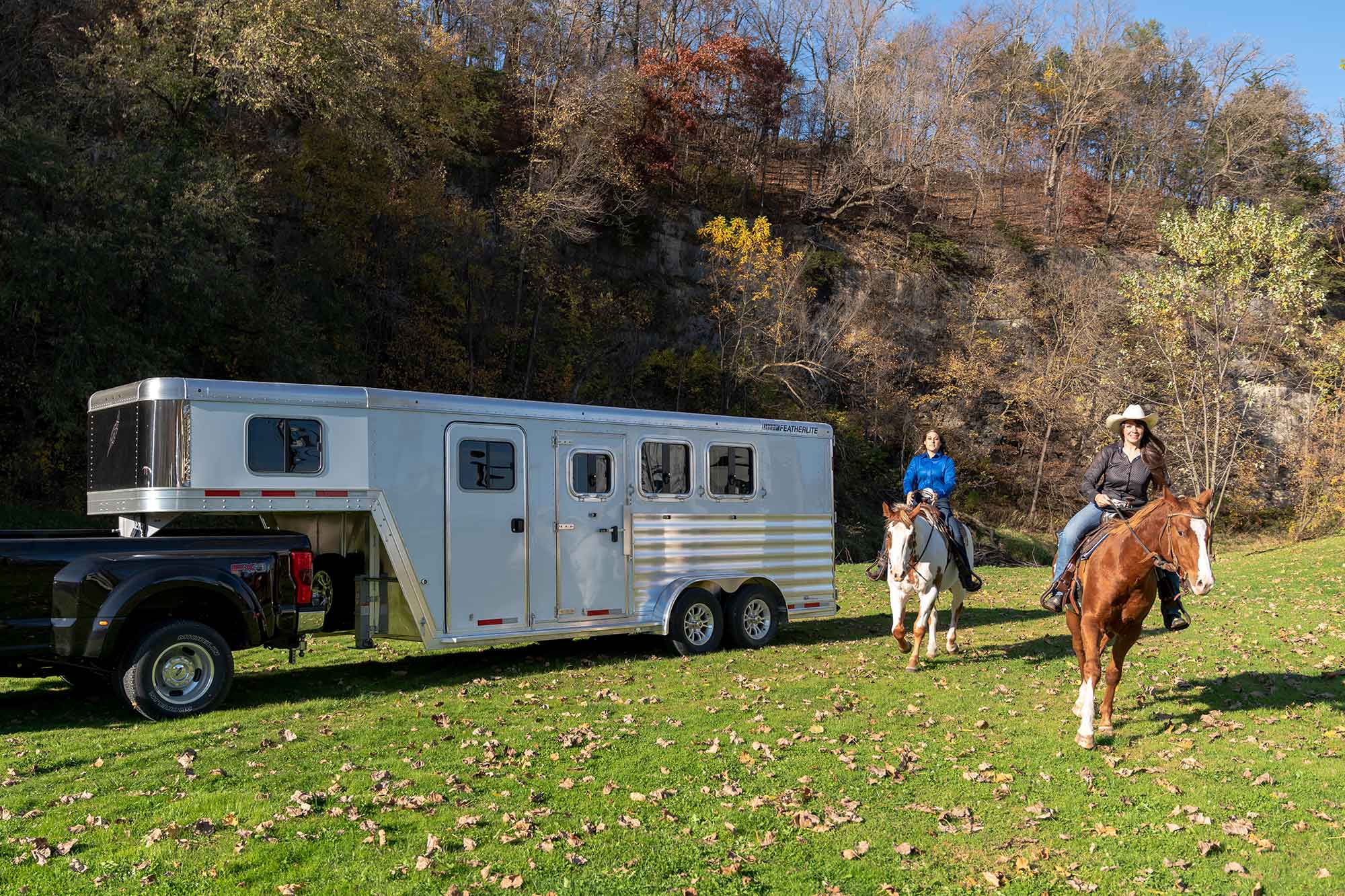 Horse Trailers - Aluminum Horse Trailers - Featherlite Trailers