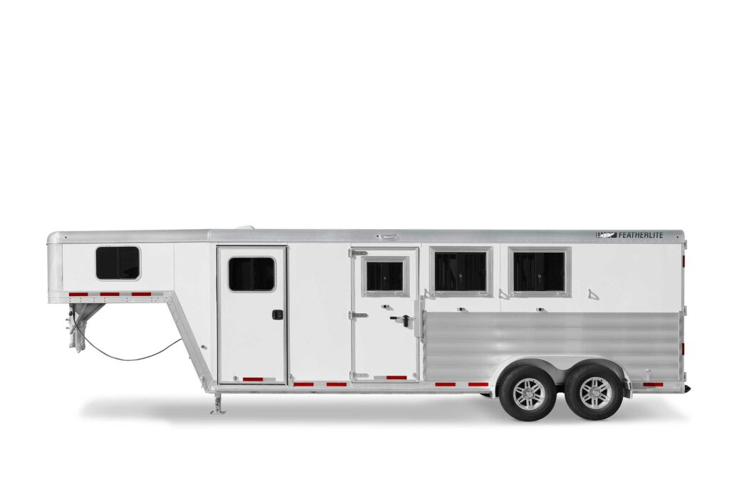 Horse trailer 9600 streetside